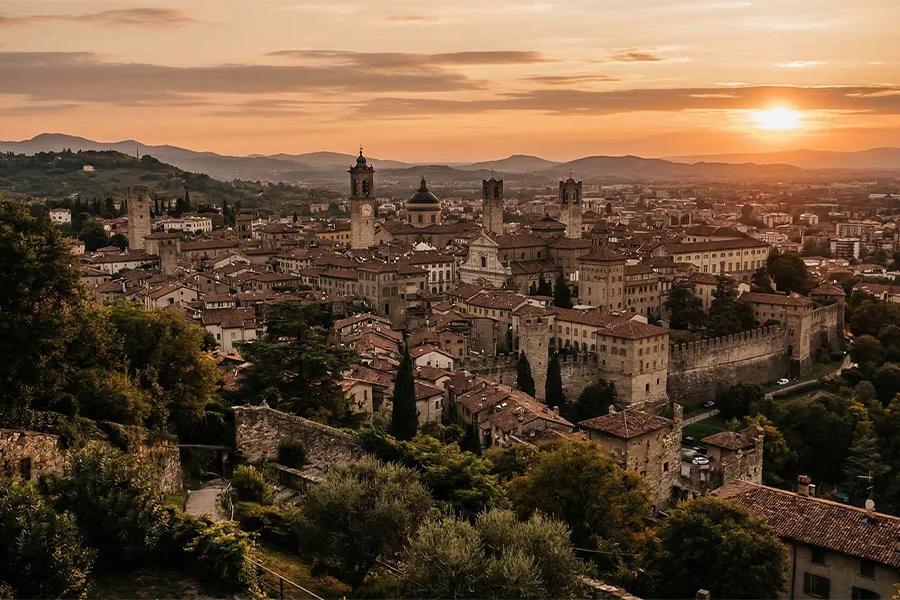 Bergamo Città Alta al tramonto, location di prestigio di Festival inOltre